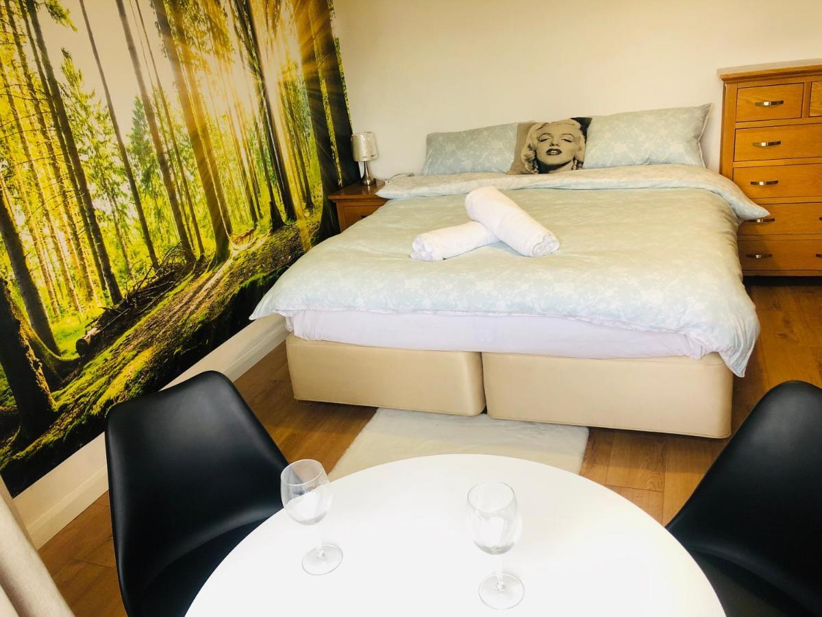 Apartmán Amazing Quiet Garden House Near London Luton Airport Exteriér fotografie