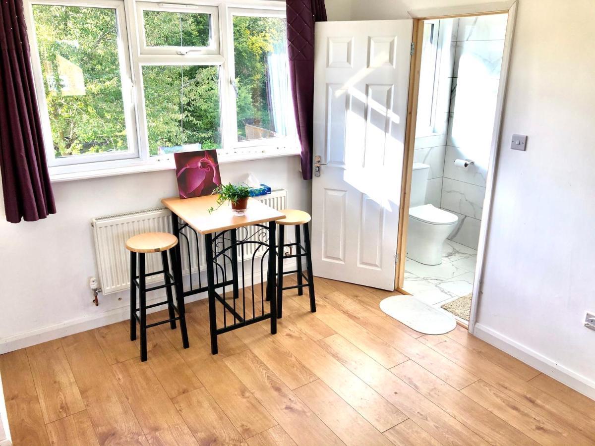 Apartmán Amazing Quiet Garden House Near London Luton Airport Exteriér fotografie